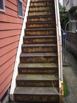 階段塗装及び防水工事　施工前